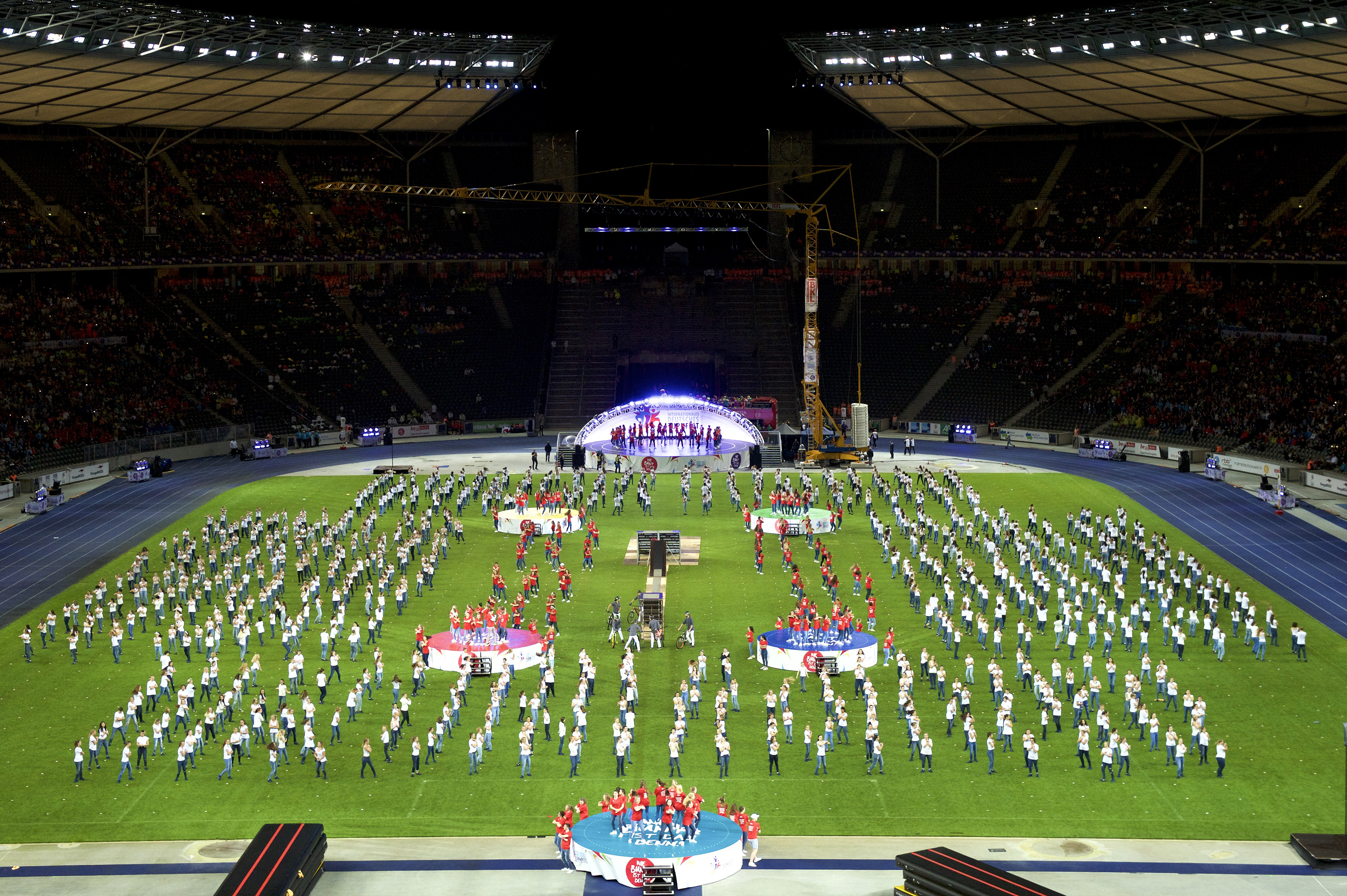 Großraumchoreografie bei der Stadiongala 2017 in Berlin ©Minkus Images